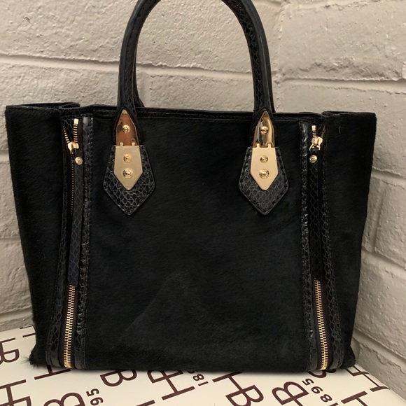 henri bendel Handbags - ❌❤️SOLD❌❤️Henri bendel A list satchel